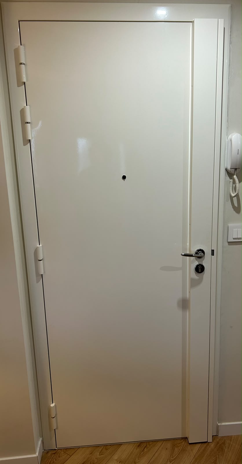 Porte d’entrée avec serrure multipoints, intervention de Serrurerie Muzas